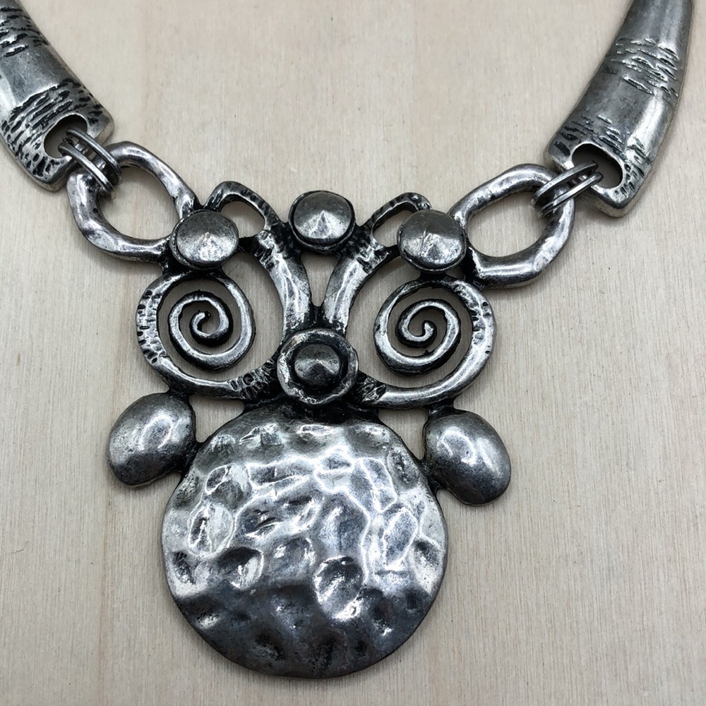 Brutalist modernist style hammered statement necklace silver tone geometric - Picture 2 of 4